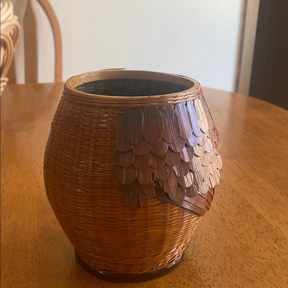 Vintage Shanghai Handicrafts Imported Animal Feather Wicker Basket Vase 1970’s - Picture 1 of 6